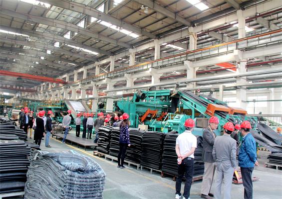 �Ϻ��𽺹�ҵͬҵ������һ������˾���п���